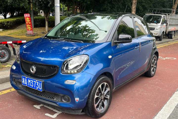 smart  forfour 1.0L 52千瓦激情版