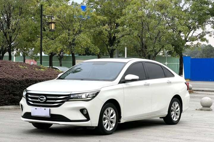 广汽传祺 传祺GA4 200T 自动豪华版