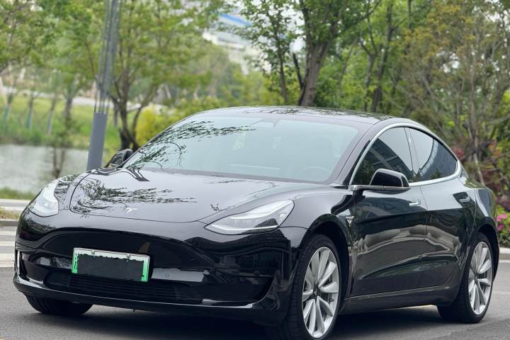 特斯拉 Model 3 后轮驱动版