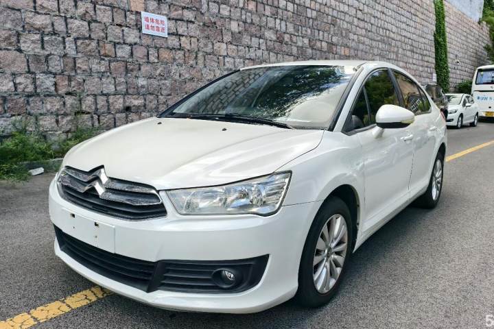 雪铁龙 世嘉 三厢 1.6L 手动品尚型