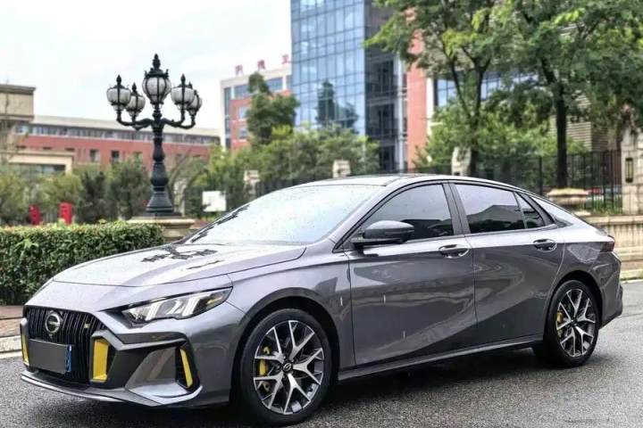 广汽传祺 影豹 270T DCT J15版