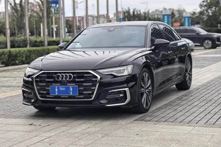 奥迪 A6L 改款 45 TFSI 臻选动感型