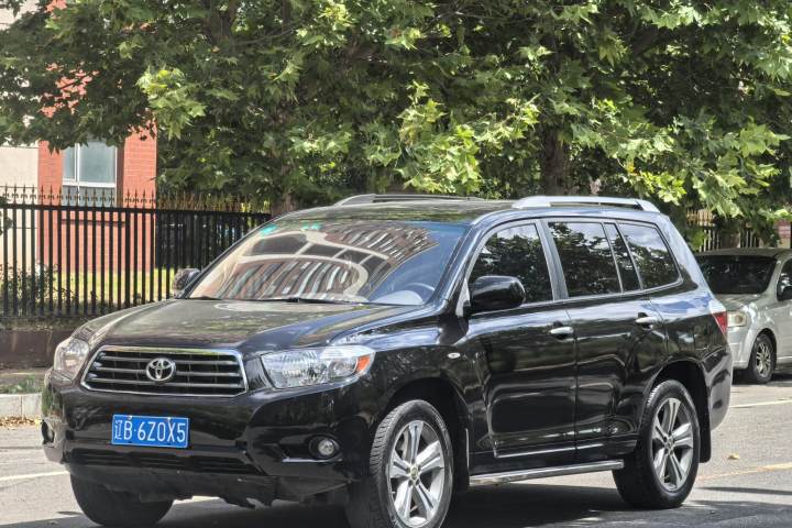 丰田 汉兰达 2.7L 两驱7座豪华导航版