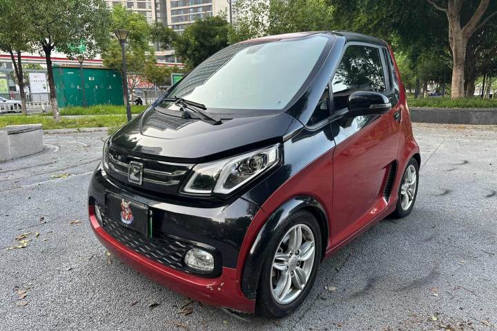 众泰 E200 飞鱼座