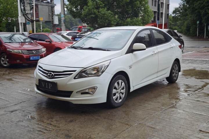 现代 瑞纳 1.4L 手动智能型GLS