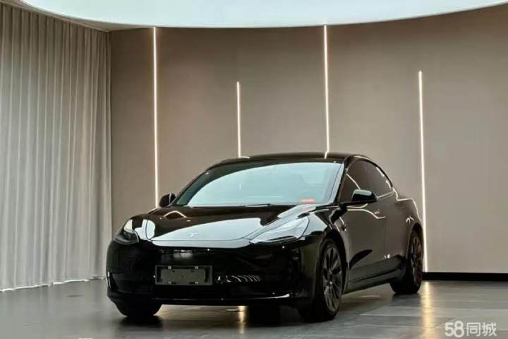 特斯拉 Model 3 后轮驱动版