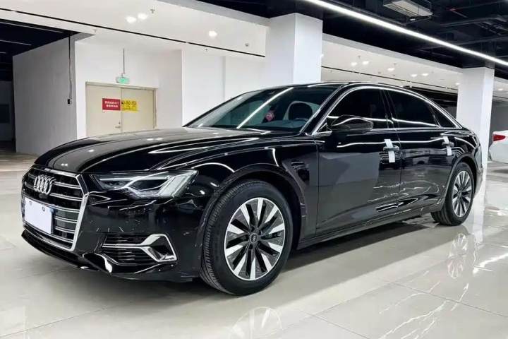 奥迪 A6L 2023款 改款 45 TFSI quattro 臻选致雅型