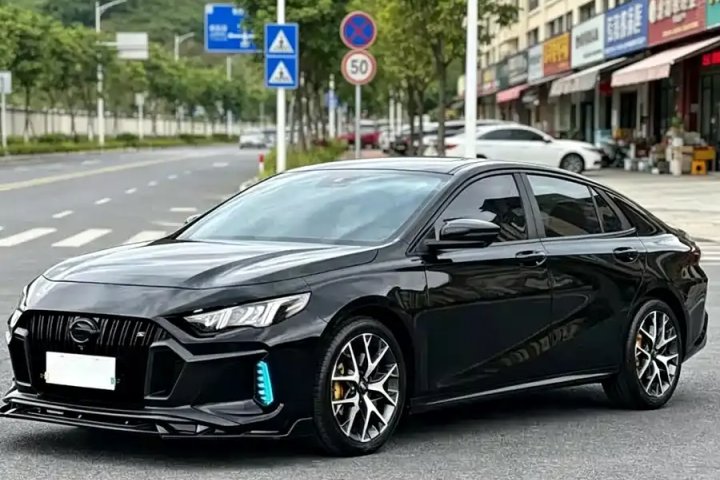 广汽传祺 影豹 270T DCT J15版