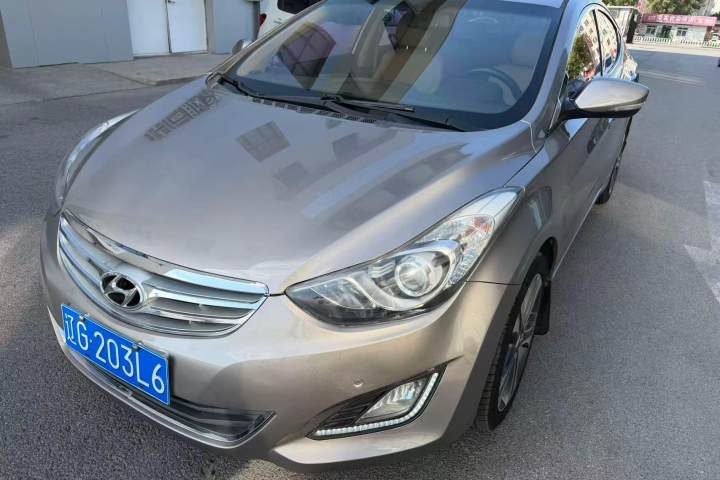 现代 朗动 1.8L 自动尊贵型