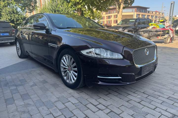 捷豹 XJ XJL 2.0T 两驱典雅商务版