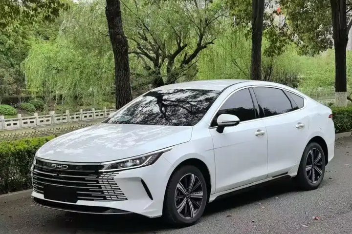 比亚迪 驱逐舰05 2023款 冠军版 DMi 120KM 尊贵型