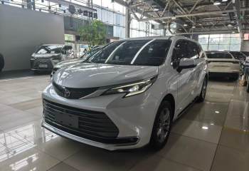 丰田 赛那SIENNA 2024款 2.5L混动 四驱尊贵版