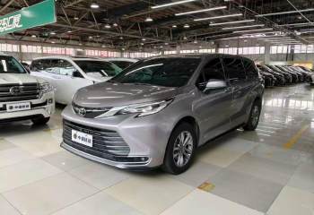 丰田 赛那SIENNA 2024款 2.5L混动 四驱尊贵版