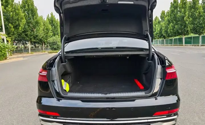 奥迪 A6L 2024款 40 TFSI 豪华动感型