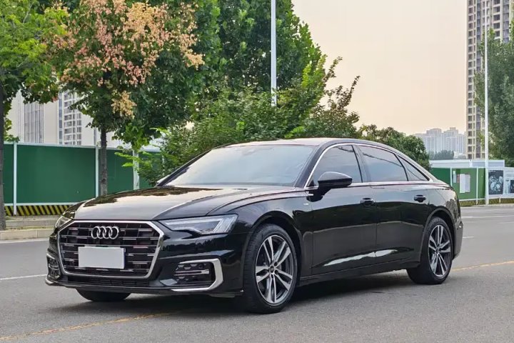 奥迪 A6L 40 TFSI 豪华动感型
