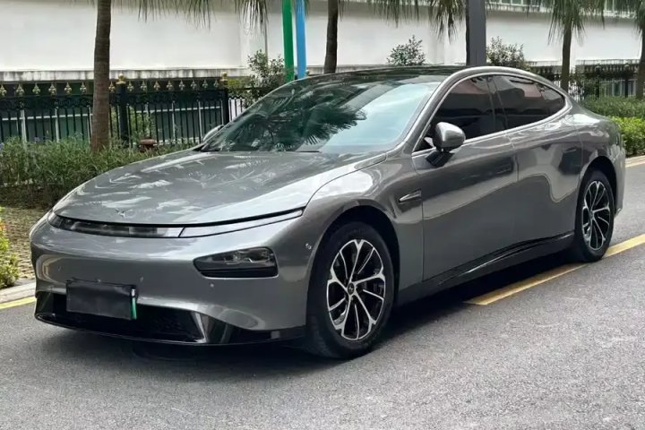 小鹏 P7 480N