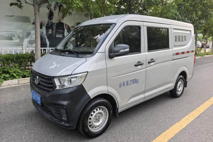 长安跨越 跨越星V3 2023款 1.5L汽油豪华型5座厢式