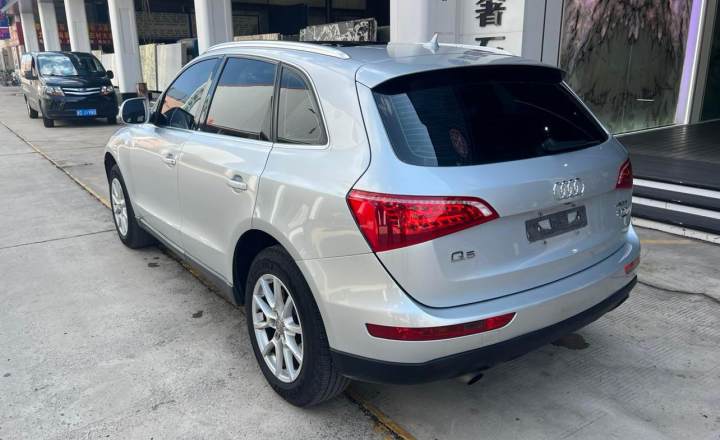 奥迪 Q5 2011款 2.0TFSI 舒适型