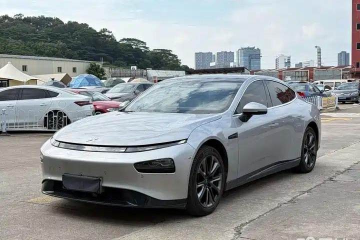 小鹏 P7 后驱长续航智行版
