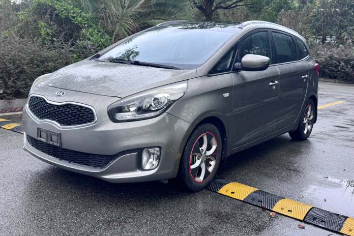 起亚 佳乐 2.0L 7座自动标准版 国IV