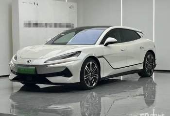 腾势 Z9GT 2024款 1100四驱Ultra首发版