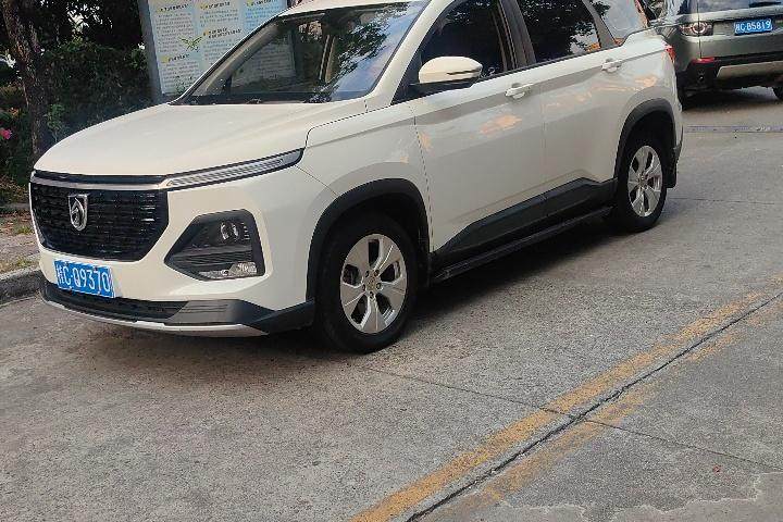 宝骏 530 1.5T CVT豪华互联型 5座