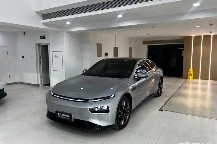 小鹏 P7 后驱长续航智行版