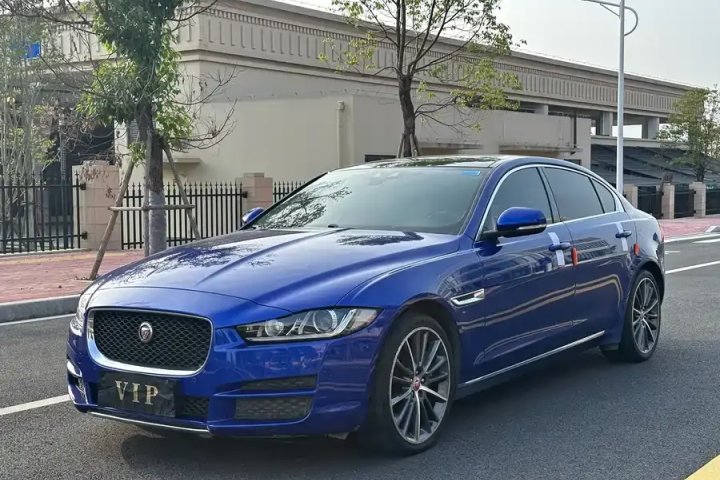 捷豹 XEL 2018款 2.0T 200PS 首发限量版