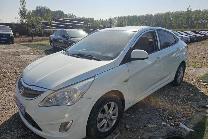 现代 瑞纳 2014款 1.4L 手动智能型GLS