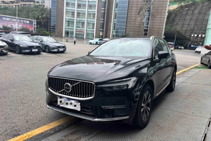 沃尔沃 XC60 B5 四驱智逸豪华版