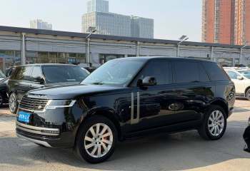 路虎 揽胜 2025款 3.0 L6 400PS 盛世加长版