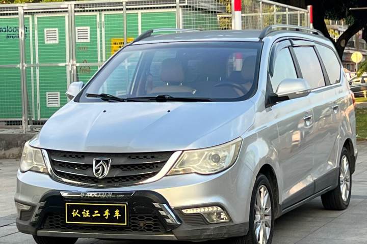 宝骏 730 1.5L 手动舒适型 7座