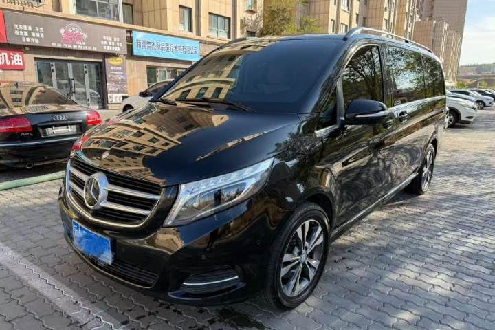 奔驰 V级 V 260 尊贵版