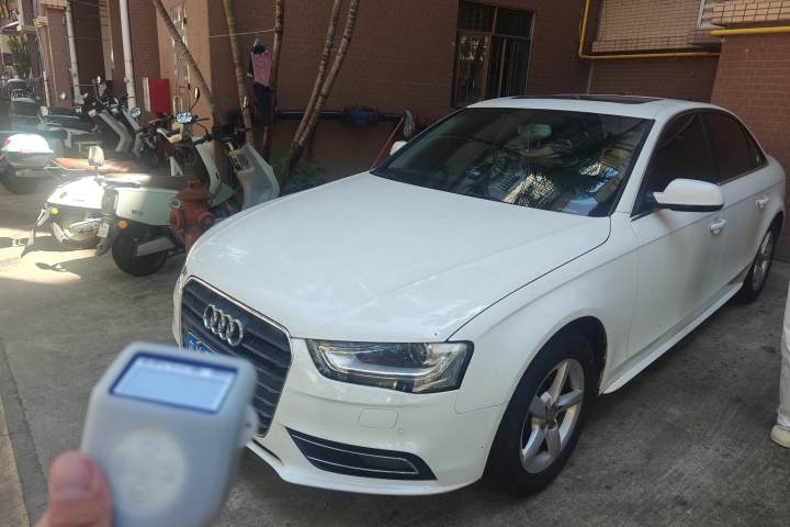 奥迪 A4L 2015款 35 TFSI 自动标准型